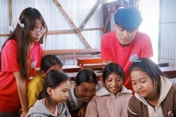 Những 'thầy cô nhí' gieo kỹ năng sống vùng sâu Nam Tây Nguyên