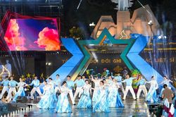 Cầu truyền hình 'Sao sáng dẫn đường' - Hành trình 500 ngày đêm trả lại tên cho các liệt sĩ