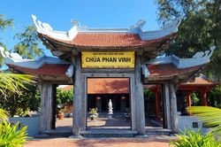 Ngôi chùa đặc biệt mang tên một vị thuyền trưởng ở Trường Sa
