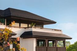 Giới tinh hoa công nghệ mua nhà 300 tỷ, hàng triệu người mắc kẹt nhà bỏ hoang