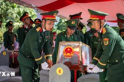 Từ những tấm bia 'Liệt sỹ chưa có tên'