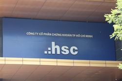Chứng khoán Tp.HCM đẩy mạnh nắm giữ cổ phiếu FPT, MWG, ACB