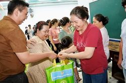 TP Hồ Chí Minh: Phường Tân Tạo phối hợp chăm lo công nhân hoàn cảnh khó khăn