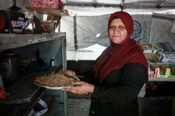 Người dân Gaza phải trả tiền chỉ để làm lạnh một chai nước, giữ bữa ăn cũng là điều xa xỉ