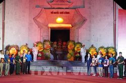 Lễ thắp nến tri ân các Anh hùng liệt sĩ cấp Quốc gia tại Nghệ An