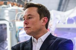 Tuần tồi tệ của tỷ phú công nghệ Elon Musk