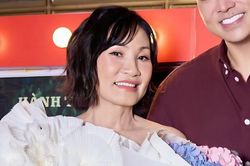 Hồng Đào vui vẻ mừng sinh nhật người thương