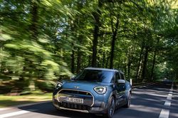 Crossover thuần điện MINI Aceman ra mắt Việt Nam, giá hơn 2,4 tỷ đồng