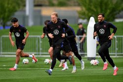Manchester United vẫn tìm lời giải cho hàng công và cánh trái cho mùa chuyển nhượng mới