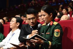 'Nợ em ngàn vạn yêu thương'