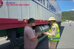 Xử lý nghiêm tài xế xe đầu kéo lái xe quá thời gian trên cao tốc