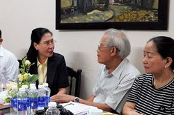 Phó Trưởng ban Tổ chức Trung ương Bùi Thị Quỳnh Vân thăm gia đình thân nhân liệt sĩ tại Đà Nẵng