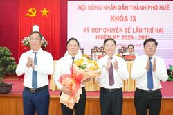 Chủ tịch Ủy ban MTTQ Việt Nam thành phố Đà Nẵng Lê Trí Thanh được bầu giữ chức Chủ tịch UBND thành phố Huế