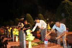Hội Doanh nhân trẻ Điện Biên dâng hương, thắp nến tri ân các anh hùng liệt sĩ