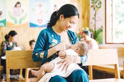 Nuôi con bằng sữa mẹ đúng cách