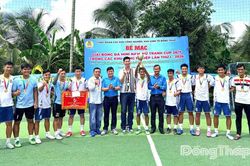 Trao giải Giải Bóng đá mini tranh Cúp 28-7 lần thứ I