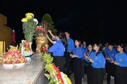 Đồng Tháp: Trang trọng Lễ thắp nến tri ân các Anh hùng liệt sĩ