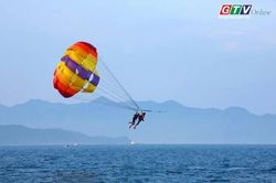 Chiêm ngưỡng Kỳ Co từ trên cao bằng dù lượn
