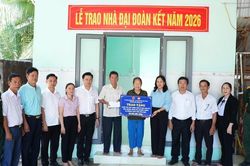 Phường Hoài Nhơn Bắc bàn giao 3 nhà Đại đoàn kết cho hộ có hoàn cảnh khó khăn