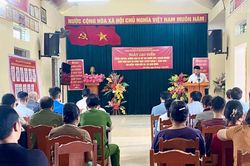 Xã Cảm Nhân tổ chức Ngày cao điểm tuyên truyền, hướng dẫn và hỗ trợ người dân, doanh nghiệp thực hiện dịch vụ công trực tuyến