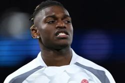 Barca tái kích hoạt thương vụ Rafael Leao: Rào cản 70 triệu euro từ AC Milan