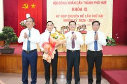Phó Bí thư Thành ủy Lê Trí Thanh được bầu giữ chức Chủ tịch UBND thành phố Huế