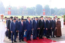 Lãnh đạo Đảng, Nhà nước, Bộ Công an viếng Chủ tịch Hồ Chí Minh và các Anh hùng liệt sĩ