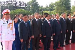L&atilde;nh đạo Đảng, Nh&agrave; nước tưởng niệm c&aacute;c Anh h&ugrave;ng liệt sĩ