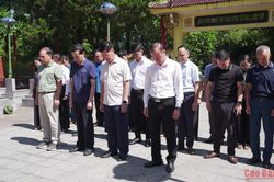 Sở Văn hóa, Thể thao và Du lịch - Báo và Phát thanh, Truyền hình Cao Bằng dâng hương Nghĩa trang liệt sĩ Đông Khê