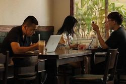 Từ 'một mình' đến kinh tế một người: Doanh nghiệp cần làm gì để không bỏ lỡ xu hướng tiêu dùng của giới trẻ?