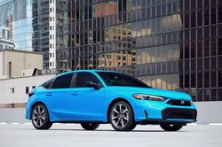 Corolla vẫn là huyền thoại, nhưng đây mới là 4 mẫu xe sedan cỡ C đáng mua nhất hiện nay