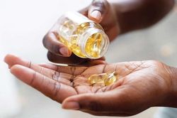 Gan 'kêu cứu' do thói quen lạm dụng thực phẩm chức năng
