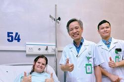 Vượt hơn 9.000 km đến Việt Nam thay khớp háng, chấm dứt 10 năm sống cùng đau đớn