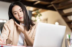 Càng thử thách càng bứt phá: 5 cung hoàng đạo mạnh mẽ nhất