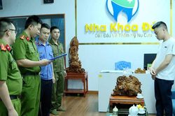 Không phải bác sĩ vẫn mở phòng khám và 'điều trị' cho bệnh nhân