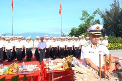 Vùng 4 Hải quân dâng hương tưởng niệm các anh hùng liệt sĩ Gạc Ma