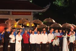X&uacute;c động những khoảnh khắc tri &acirc;n liệt sĩ tại cầu truyền h&igrave;nh 'Sao s&aacute;ng dẫn đường'