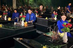 Tuổi trẻ Cao Bằng, Th&aacute;i Nguy&ecirc;n thắp nến tri &acirc;n, tưởng nhớ c&aacute;c Anh h&ugrave;ng Liệt sĩ