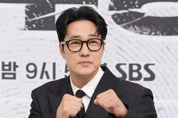 So Ji Sub chi đậm, mua vàng tặng 300 người đoàn phim Đặc Vụ Kim Tái Khởi Động