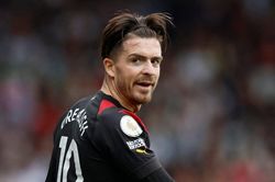 Tương lai mờ mịt của Grealish
