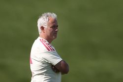 Mourinho ra y&ecirc;u cầu với d&agrave;n sao Real