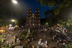 H&agrave; Nội - th&agrave;nh phố trải nghiệm văn h&oacute;a ban đ&ecirc;m