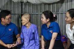 EVNSPC: Chuỗi hoạt động tri &acirc;n thiết thực nh&acirc;n Ng&agrave;y Thương binh - Liệt sĩ