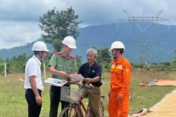 Chính quyền hai cấp: Nâng cao hiệu quả phối hợp bảo vệ an toàn lưới truyền tải điện