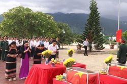 Truy điệu, an táng 2 hài cốt liệt sĩ tại Nghĩa trang liệt sĩ xã Krông Bông