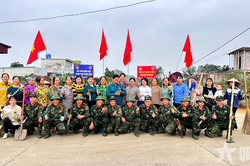H&agrave;nh qu&acirc;n d&atilde; ngoại, vun đắp nghĩa t&igrave;nh qu&acirc;n d&acirc;n