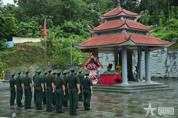 Bộ đội Bi&ecirc;n ph&ograve;ng tỉnh Lai Ch&acirc;u tri &acirc;n c&aacute;c anh h&ugrave;ng liệt sĩ