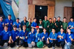 Tuổi trẻ ĐH Phenikaa v&agrave;o bếp nấu 'Bữa ăn tri &acirc;n' cho c&aacute;c thương binh cao tuổi