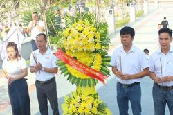 B&aacute;o Gi&aacute;o dục v&agrave; Thời đại d&acirc;ng hương tri &acirc;n c&aacute;c Anh h&ugrave;ng liệt sĩ