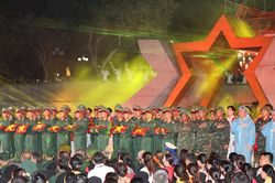 Xúc động chương trình 'Sao sáng dẫn đường' tri ân các Anh hùng liệt sĩ